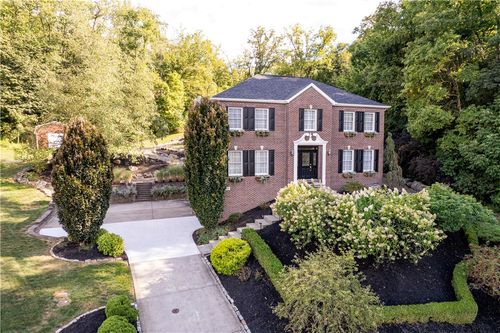 109 Fieldstone Ct, Jeannette, PA, 15644-4023 | Card Image