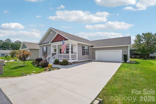 244 Beechnut Dr, Hendersonville, NC, 28739-7101 | Card Image