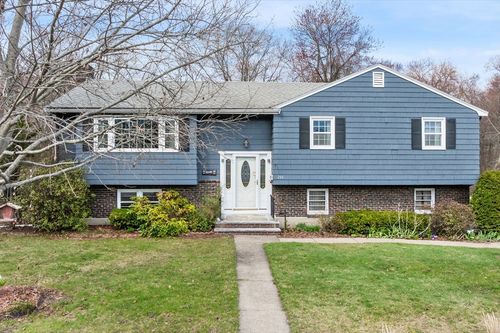 284 Lowell St, Wakefield, MA, 01880-1761 | Card Image