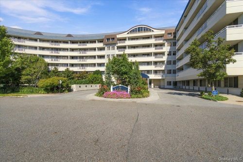 651-100 Harbor View Drive, North Hempstead, NY, 11050 | Card Image