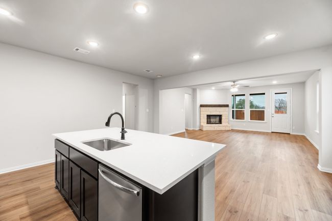 1241 Comal Ln, House other with 4 bedrooms, 2 bathrooms and null parking in Springtown TX | Image 12