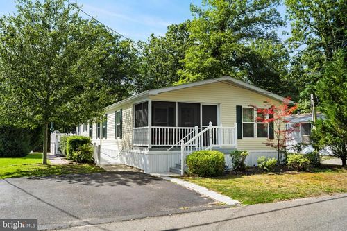 136 Chestnut Dr, Barnegat, NJ, 08005-1108 | Card Image