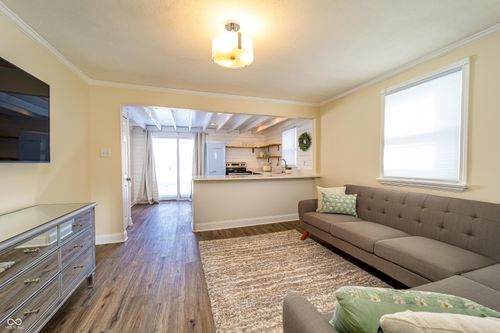 388 Pearl St, Greenwood, IN, 46142-3539 | Card Image