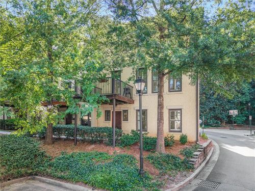 102 Knob Hills Cir, Decatur, GA, 30030-1666 | Card Image