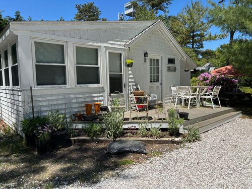 8-1937 State Hwy Rte 6, Wellfleet, MA, 02667-8900 | Card Image