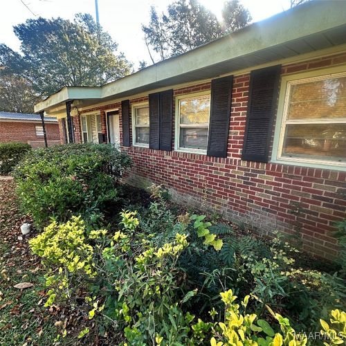 21 Kent St, Montgomery, AL, 36109-2138 | Card Image