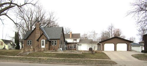 141 Summit Ave, Montevideo, MN, 56265-1517 | Card Image