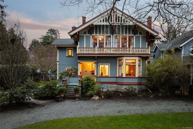 1023 St Charles St, House other with 3 bedrooms, 3 bathrooms and 6 parking in Victoria BC | Image 48