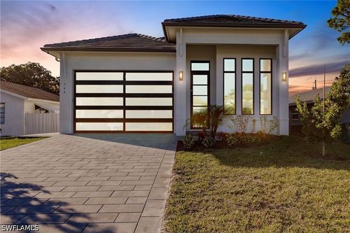 748 110th Ave N, Naples, FL, 34108-1820 | Card Image