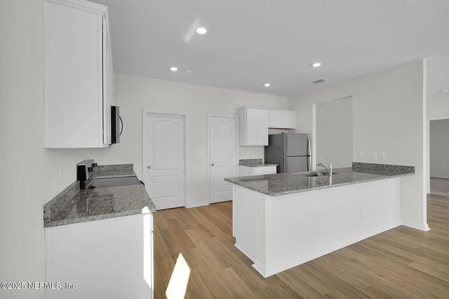 6877 Myrtle Oak Rd, House other with 5 bedrooms, 3 bathrooms and null parking in Jacksonville FL | Image 11