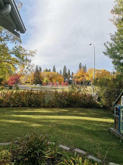 426 Superior Avenue Sw, Calgary, AB, T3C2J4 | Card Image