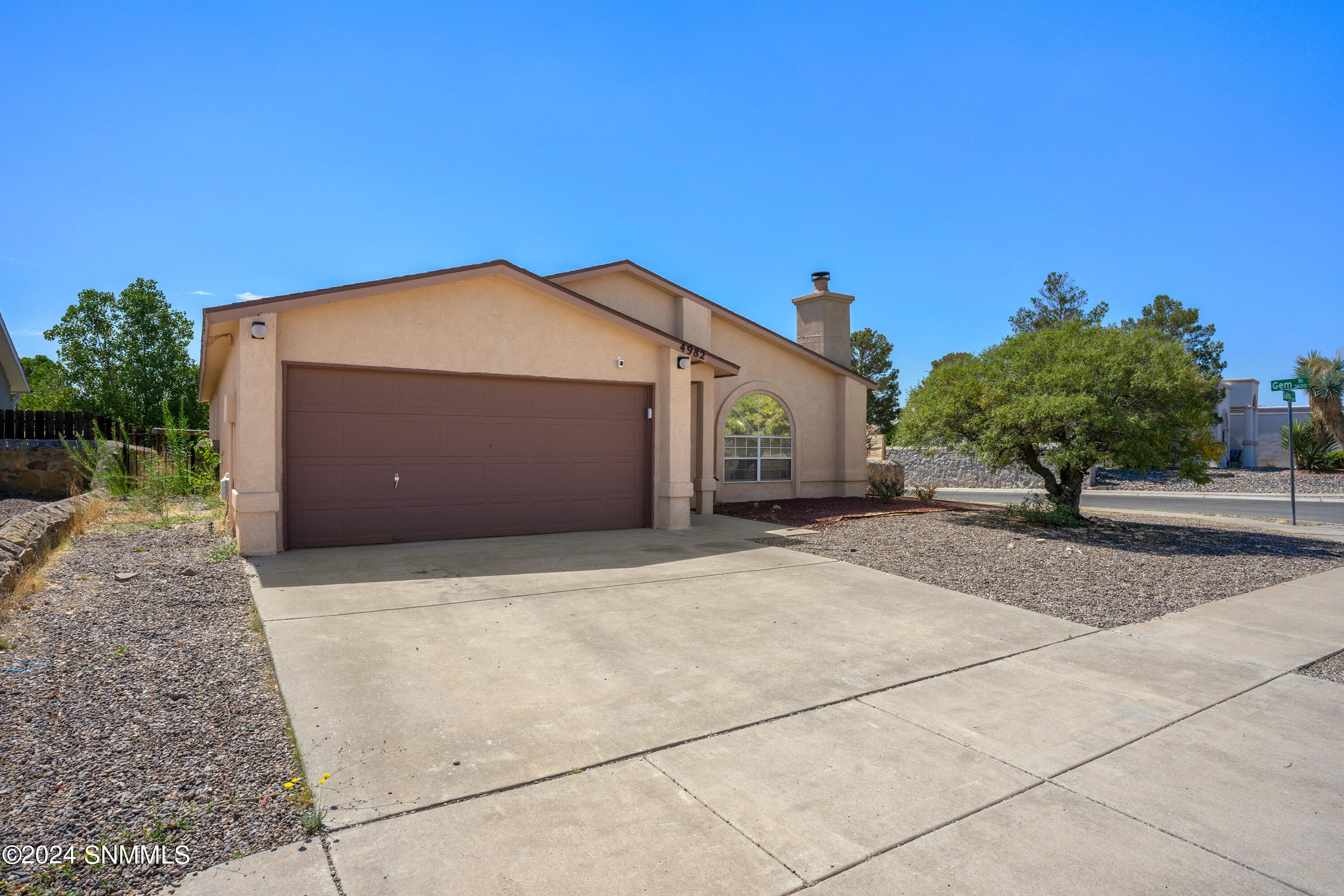 Galina Dr, Las Cruces, NM 88012