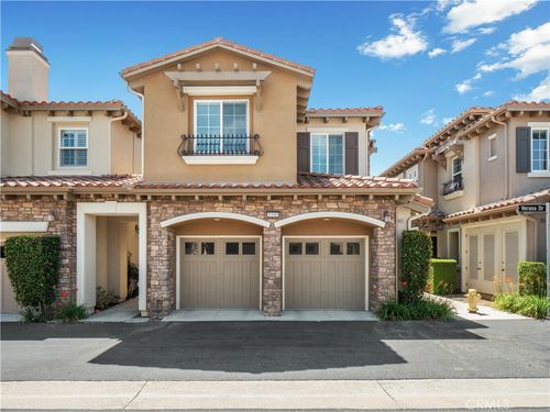 11549 Verona Dr, Chatsworth, CA, 91311-2860 | Card Image