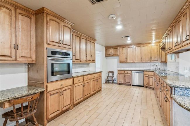 640 Cactus St, House other with 3 bedrooms, 2 bathrooms and null parking in Bridge City TX | Image 10