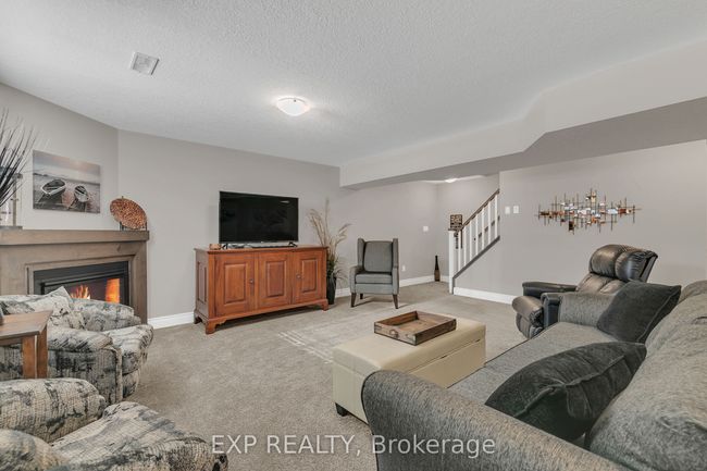 800 Baker Ave S, House attached with 3 bedrooms, 3 bathrooms and 2 parking in Listowel ON | Image 34
