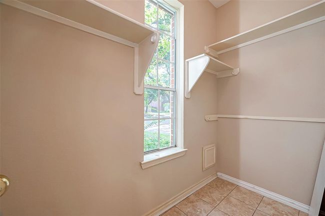 MASTER CLOSET. | Image 40