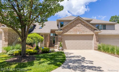 980 Sunset Dr, Waterford, MI, 48328-4075 | Card Image