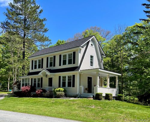 145 Drake Rd, Pleasant Valley, NY, 12569-7341 | Card Image