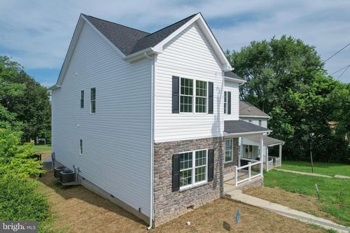 620 N High St, MARTINSBURG, WV, 25404-4525 | Card Image
