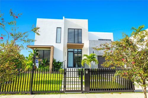 2050 S Hibiscus Dr, North Miami, FL, 33181-2343 | Card Image