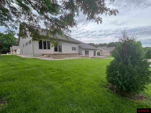 215 Parkway Pl, Mankato, MN, 56001-5906 | Card Image
