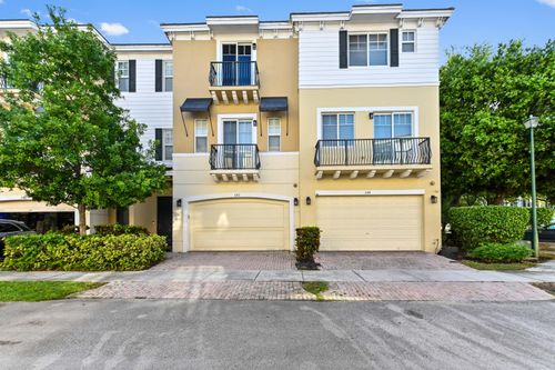 642 Nw 38th Cir, Boca Raton, FL, 33431-5701 | Card Image