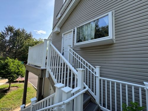 61 Encampment Dr, Bedminster, NJ, 07921-1830 | Card Image