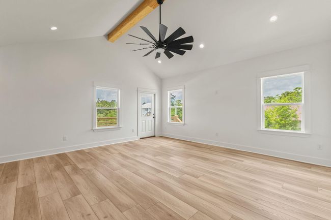 Living Room | Image 18