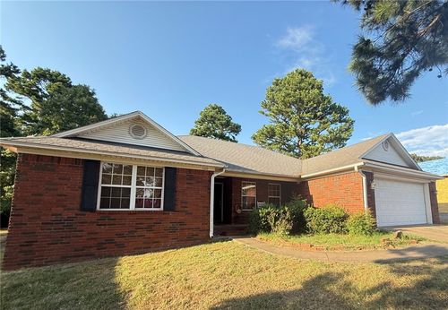 1022 E Norristown Cir, Russellville, AR, 72802-8802 | Card Image