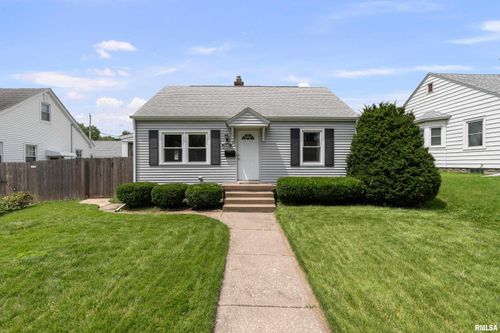 2302 N Howell St, Davenport, IA, 52804-2321 | Card Image