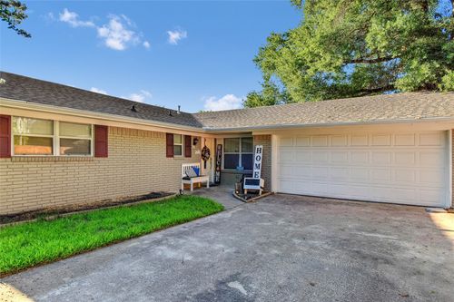 2513 Sunset St, Denison, TX, 75020-5717 | Card Image