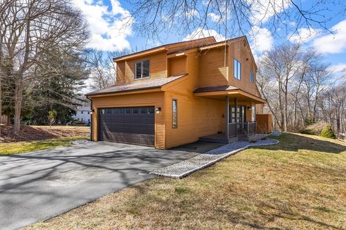 14 South Trl, Narragansett, RI, 02882-3117 | Card Image