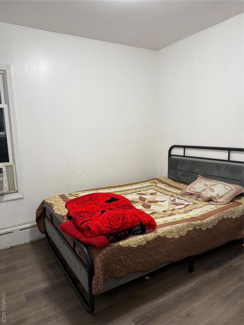 11613 95th Ave, South Richmond Hill, NY, 11419-1205 | Card Image