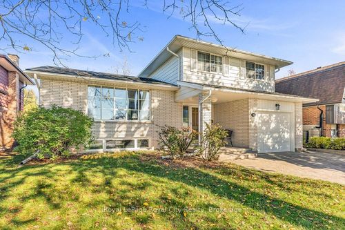 40 Keats Cres, Guelph, ON, N1G3B2 | Card Image