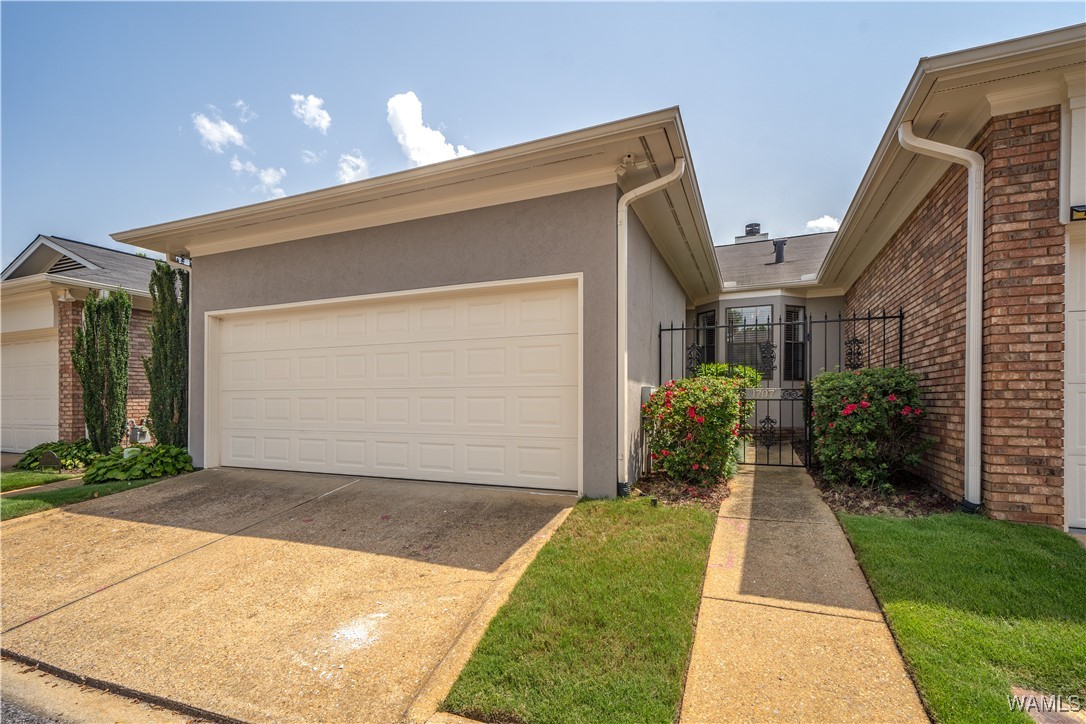 Dauphine Dr, Tuscaloosa, AL 35406