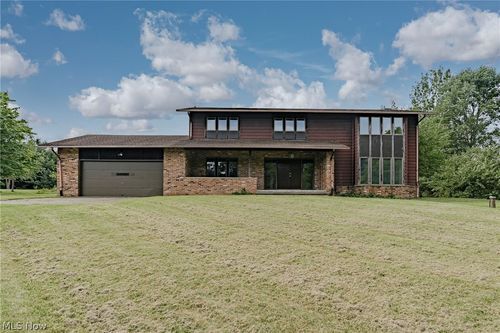 3202 Rustic Valley Dr, Medina, OH, 44256-8719 | Card Image