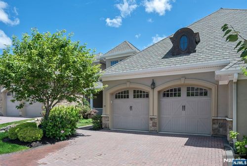 75 Windsor Ln, Ramsey, NJ, 07446-2401 | Card Image