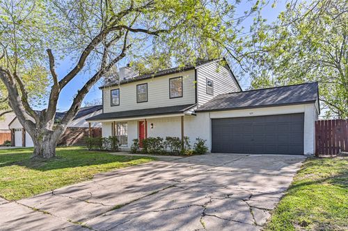 425 E Castle Harbour Dr, Friendswood, TX, 77546-5611 | Card Image