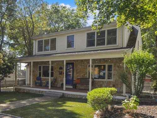 8 Hatch Rd, Medford, MA, 02155-3411 | Card Image
