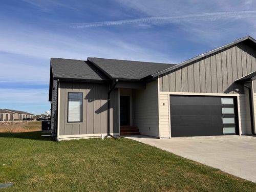 1940 35th St, Spirit Lake, IA, 51360-7752 | Card Image