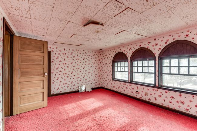Secondary bedrooms are upstairs | Image 21