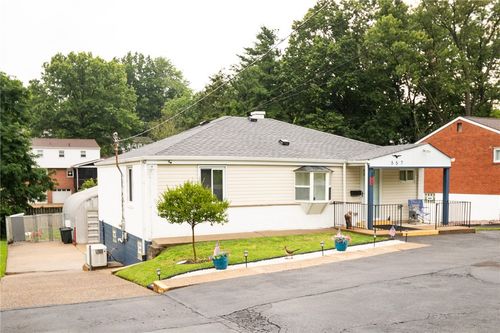 557 Beatty Rd, Monroeville, PA, 15146-1333 | Card Image