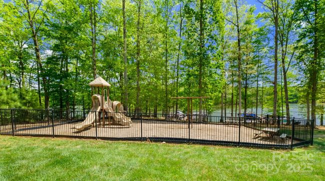 4323 Bright Rd, House other with 5 bedrooms, 4 bathrooms and null parking in Charlotte NC | Image 43