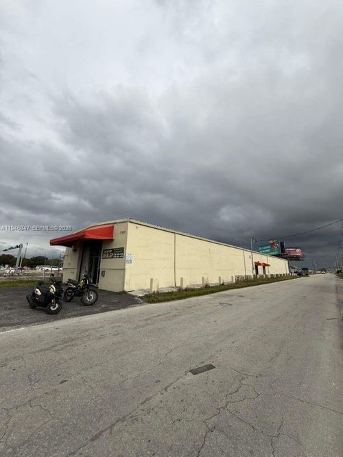 9355 Nw South River Dr, Medley, FL, 33166-2001 | Card Image