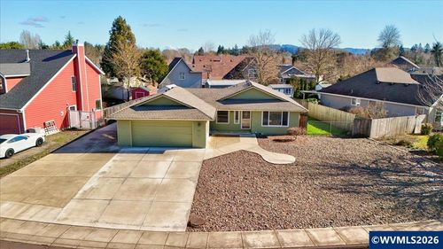 424 Sw Augustus Dr, Dallas, OR, 97338-1204 | Card Image