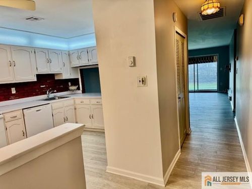 c-203 Covered Bridge Blvd, Manalapan, NJ, 07726-4411 | Card Image