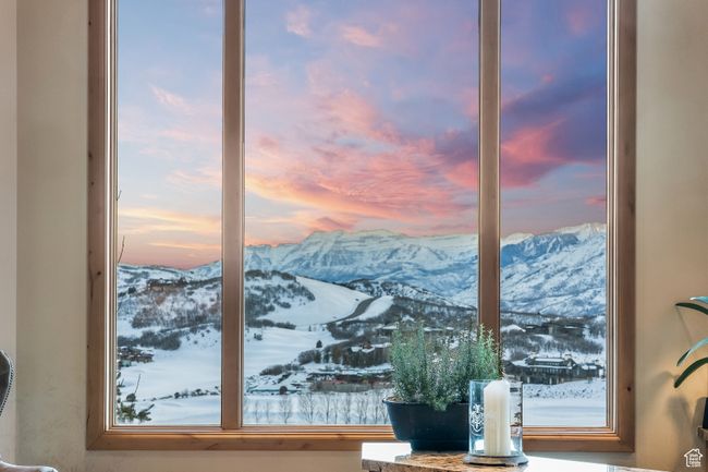 Master bedroom bath tub w/view | Image 17