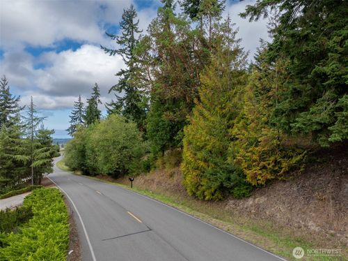 913 Fox Hollow Rd, Sequim, WA, 98382-3825 | Card Image