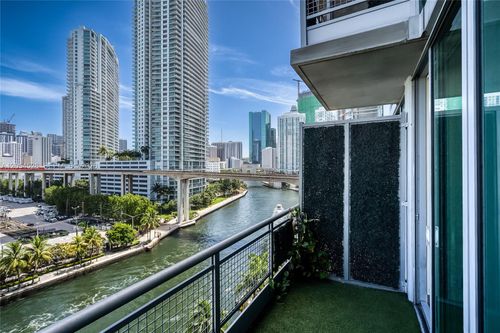 1019-690 Sw 1st Ct, MIAMI, FL, 33130-2991 | Card Image