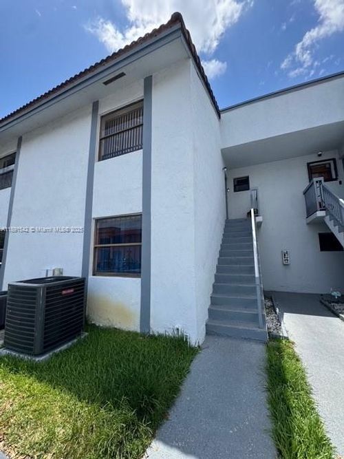 26-2730 W 63rd Pl, Hialeah, FL, 33016-4300 | Card Image